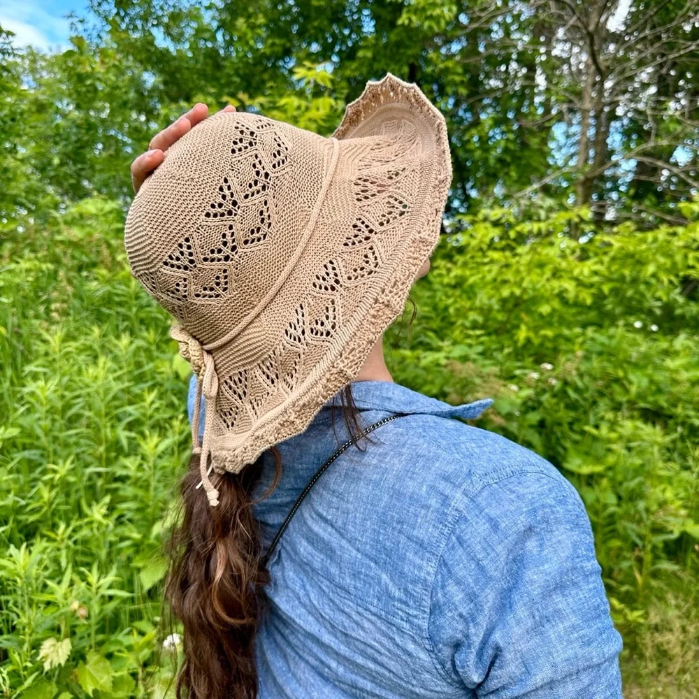 Beige large brim sun hat Perfect for travel, dependable, and breathable